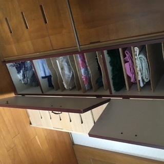 ワイシャツ入れ家具食器冷蔵庫扇風機勉強机子供のおもちゃ観葉植物グッズ洋服タオルシーツ布団ベットその他もろもろたくさんありますの画像