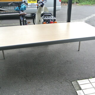 コクヨの大型テーブル 木目 BT-215K2　グラつき防止目的の...