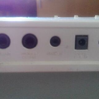 光る鍵盤　電子ピアノ　台つき　CASIOの画像