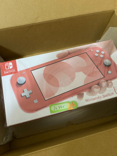 任天堂　Switch Lite スイッチ　ライト　コーラル