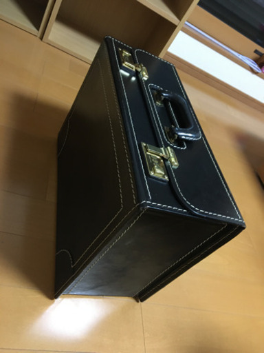 アタッシュケース