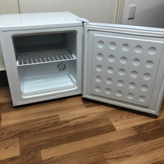 小型冷凍庫（美品）の画像