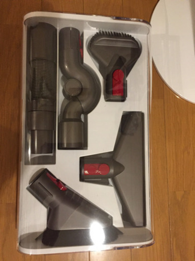 極美品 2年保証 Dyson V10 Fluffy 公式ストア限定セット 純正収納ドック付き