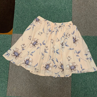 セシルマクビー　花柄スカート