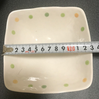 どんぶり鉢、角皿　の画像