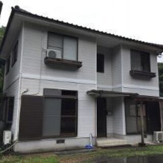 広々とした閑静な3LDKの二階建て戸建て
