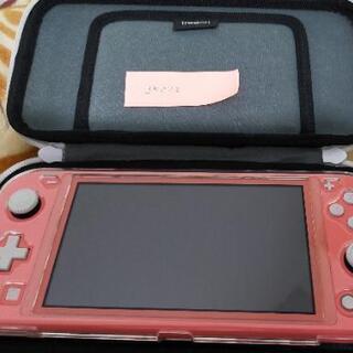 Nintendo SwitchLight コーラルピンクとケース
