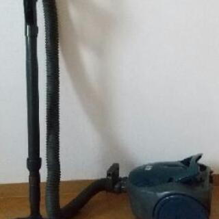 【取引中】古い掃除機です。
