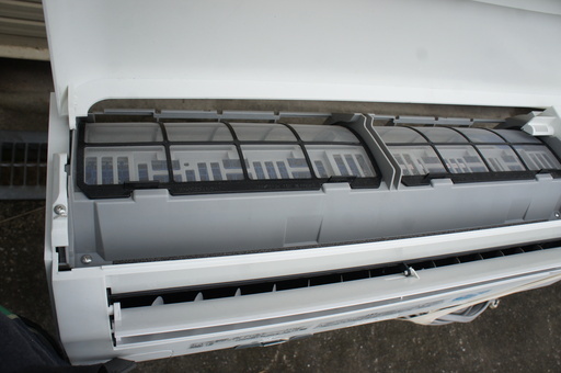 TOSHIBA(東芝）エアコン！2.2kw（6畳用）・2015年製をお安くお譲ります！