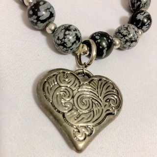 ⭐️新品未使用⭐️ハートチャームがかわいいブレスレットの画像