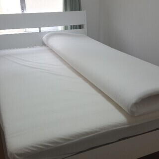 15000円140cm * 200cmダブルベッド + マットレス + マットレスパッドの画像