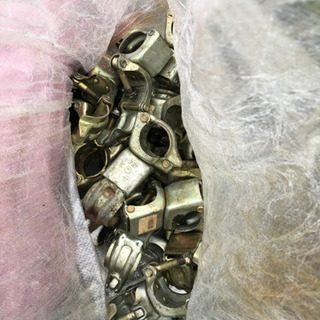 足場用クランプ105個