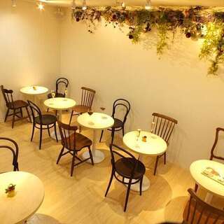 【募集再開】パフェ専門店でスタッフ募集！フリーター優遇します！の画像