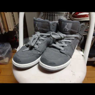超激安！！NIKE AIR JORDAN1 レディース　24m