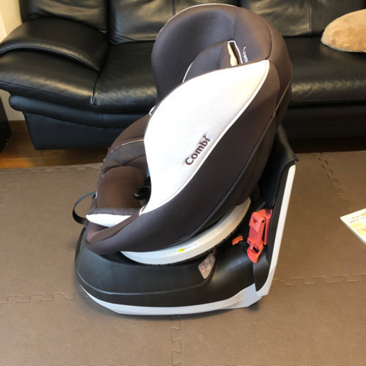  コンビ　チャイルドシート　360°回転で使いやすい！　型番CB-UTC