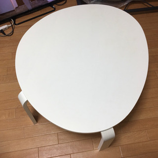7/15までの取引限定 IKEA SVALSTAローテーブルの画像