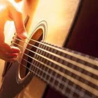  グループ/友達を探している初心者ギタリスト:)