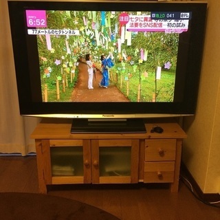 テレビとブルーレイレコーダーとテレビ台をセットで差し上げます