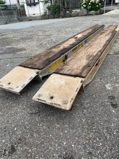 ご成約ありがとうございました。　　　　　中古　アルミブリッジ　1.5t  2本1組