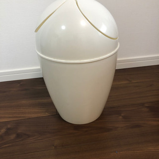 ゴミ箱　白　umbra