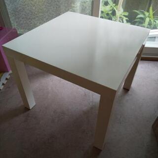 IKEAテーブル