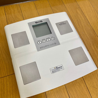 タニタ　体組成計　体重計　TANITA weight scaleの画像