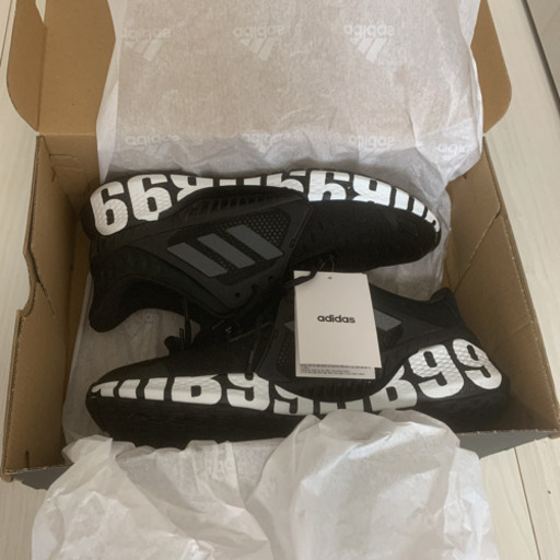 adidasスニーカー