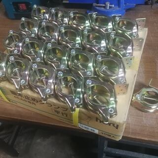 垂木クランプ平行　新品　61個