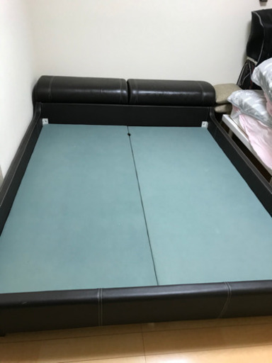 クイーンサイズベッドフレーム