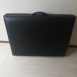 折り畳みマッサージベッド