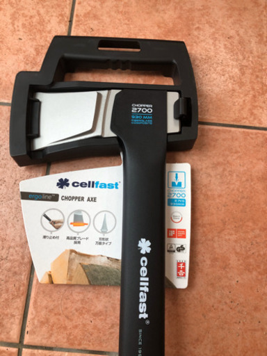 薪割り用のオノ　アックス