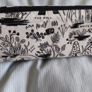 ペンケース (ツマガリのクッキー入っていました)