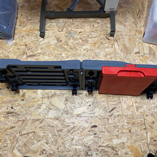 エマーソン折りたたみ式作業寝台の画像