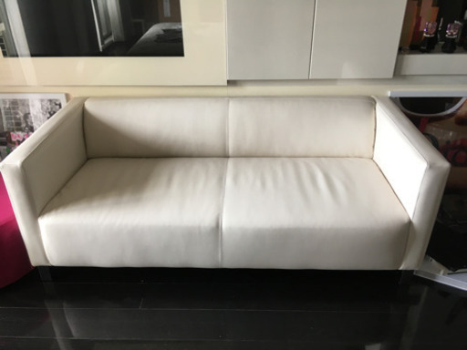 まもなく締め切ります！【新品】ソファー2.3人掛け　白