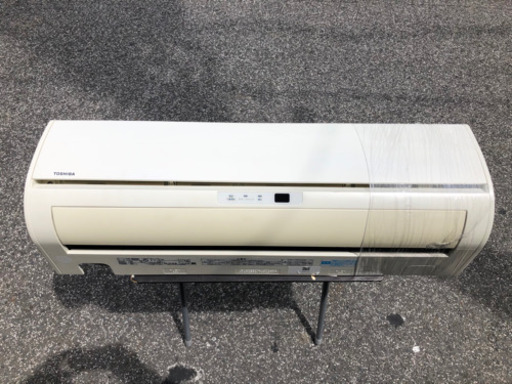 標準工事費込み‼️2013年製TOSHIBAエアコン　6畳〜8畳