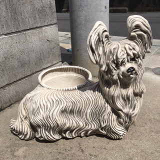 犬の植木鉢ケースの画像