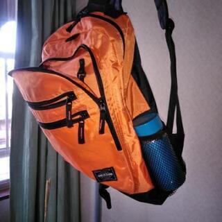 ミニタイプのリュックの画像