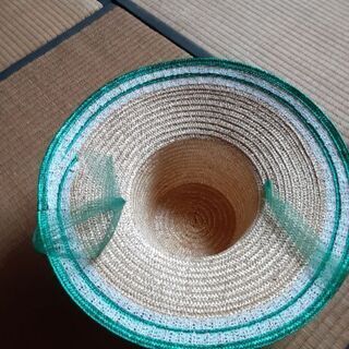 麦わら帽子　三個の画像