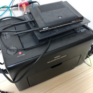 レーザープリンターとWi-Fiルーター