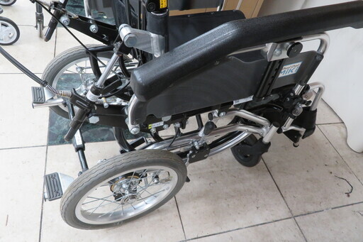 【引取限定】ミキ 車いす 中古品 店頭展示品 黒 SKT-8 手動 リクライニング【小倉南区葛原東】