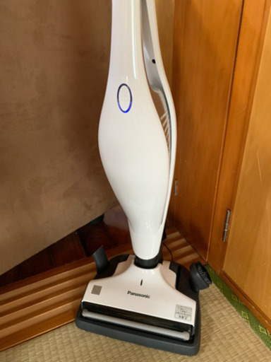 パナソニック　コードレス掃除機　美品
