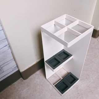 シンプル小さな傘立ての画像