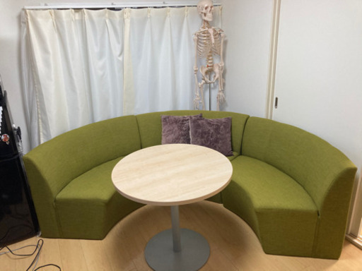 ソファ、テーブル、クッションセット