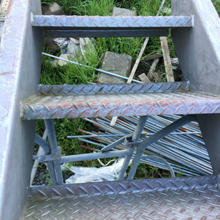 鉄階段住宅用？