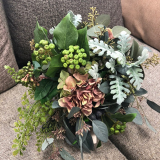 ブーケ　ブートニア　髪飾り　セット　結婚式　造花　3点セットの画像