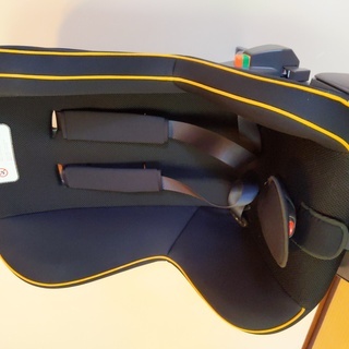 定価4万円 チャイルドシート(ISOFIX対応) 新生児～4歳 タカタの画像