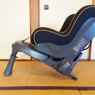 定価4万円 チャイルドシート(ISOFIX対応) 新生児～4歳 タカタの画像
