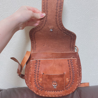 バリ島 ハンドメイド レザーバックの画像