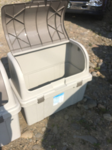 屋外ストッカー　希望値段交渉有３つ　バラ売り可能