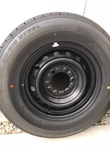 ハイエース　純正タイヤ、ホイール
